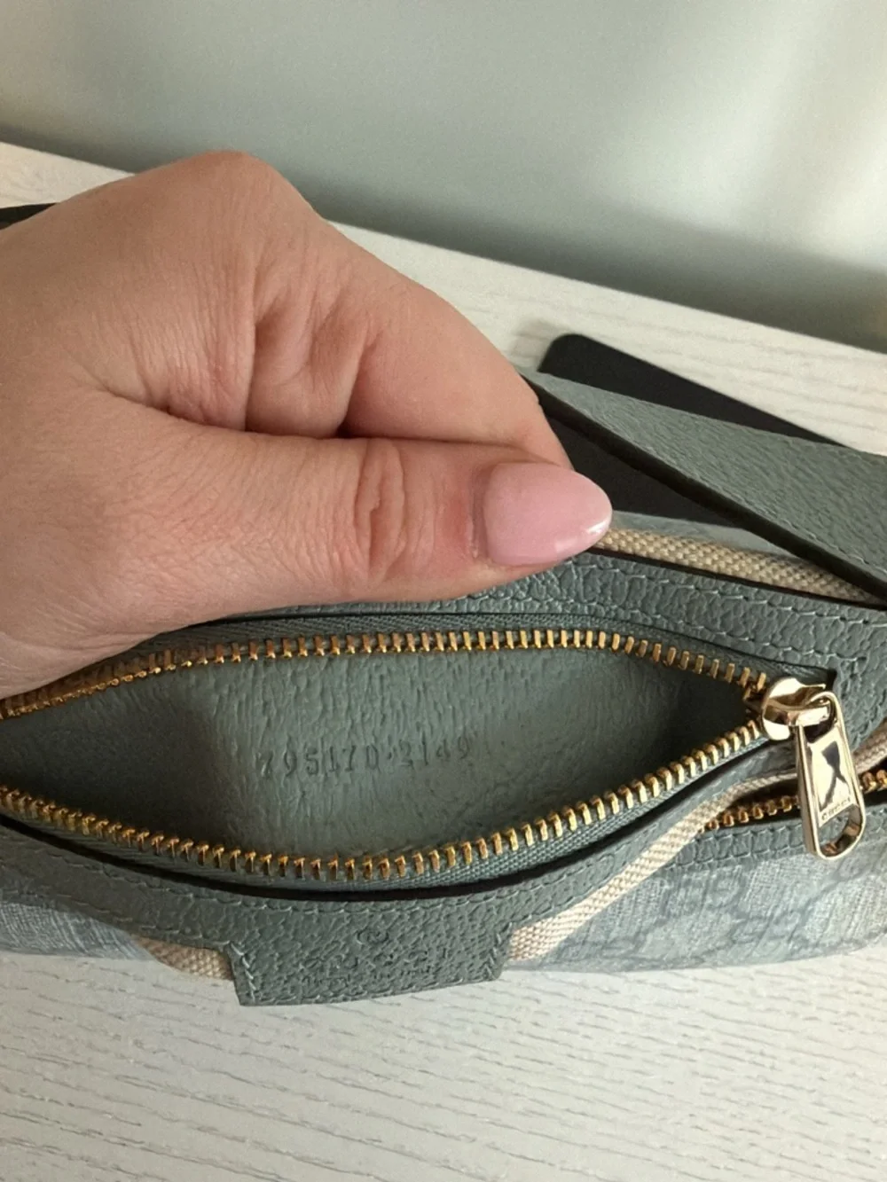 Gucci GG Supreme Monogram Textured Calfskin Web Super Mini Ophidia Shoulder Bag - Picture 6 of 12